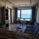 Comfy Flat Sea View & Wi-fi Varna