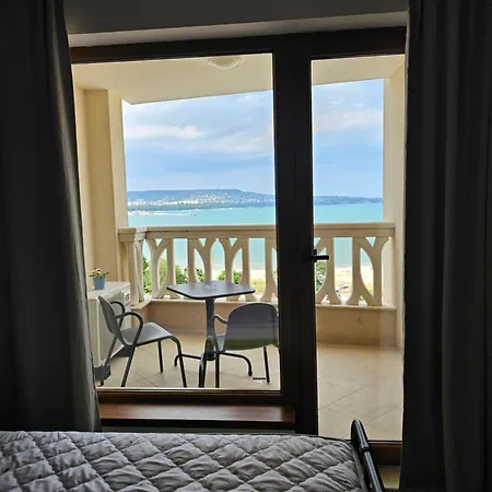 דירה Comfy Flat Sea View & Wi-fi *