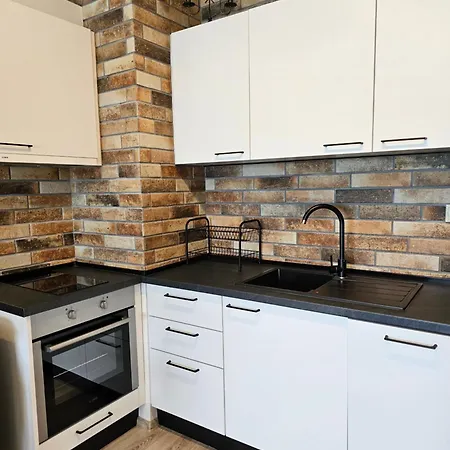 דירה Comfy Flat Sea View & Wi-fi וארנה