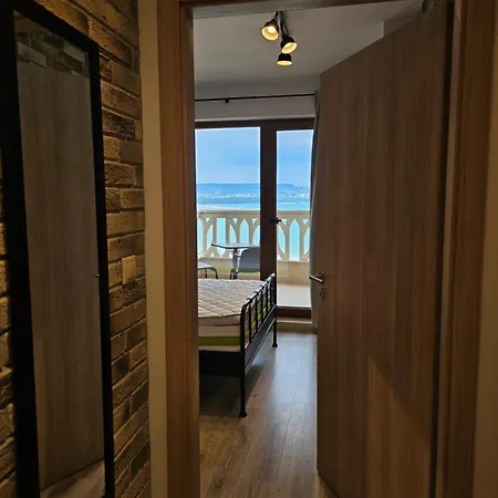 Comfy Flat Sea View & Wi-fi 아파트 바르나