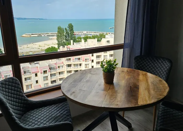 Comfy Flat Sea View & Wi-fi