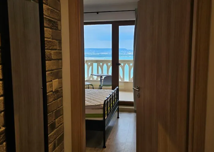 Comfy Flat Sea View & Wi-fi Daire Varna