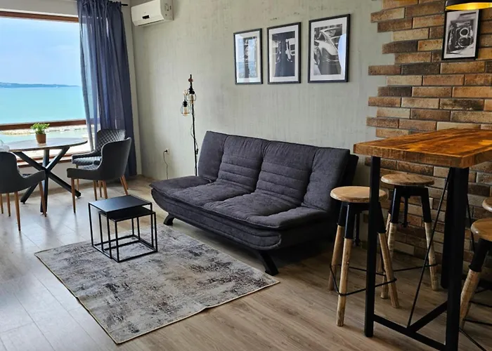 Daire Comfy Flat Sea View & Wi-fi Varna